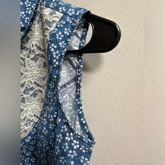 SOLD | Vintage RoughRider By Circle T Blue Floral Vest/Blouse | Women’s Size XS - Picture 4 of 9
